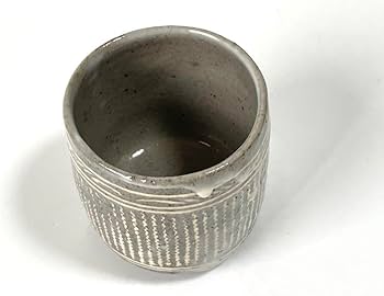 Amazon.co.jp: 陶芸家 作家物 伊藤明美 三島手猪口 ぐい呑 筒盃 酒器